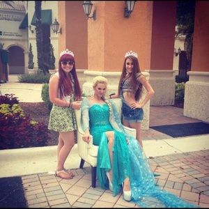 Ice queen Elsa adult Dress costume with cape